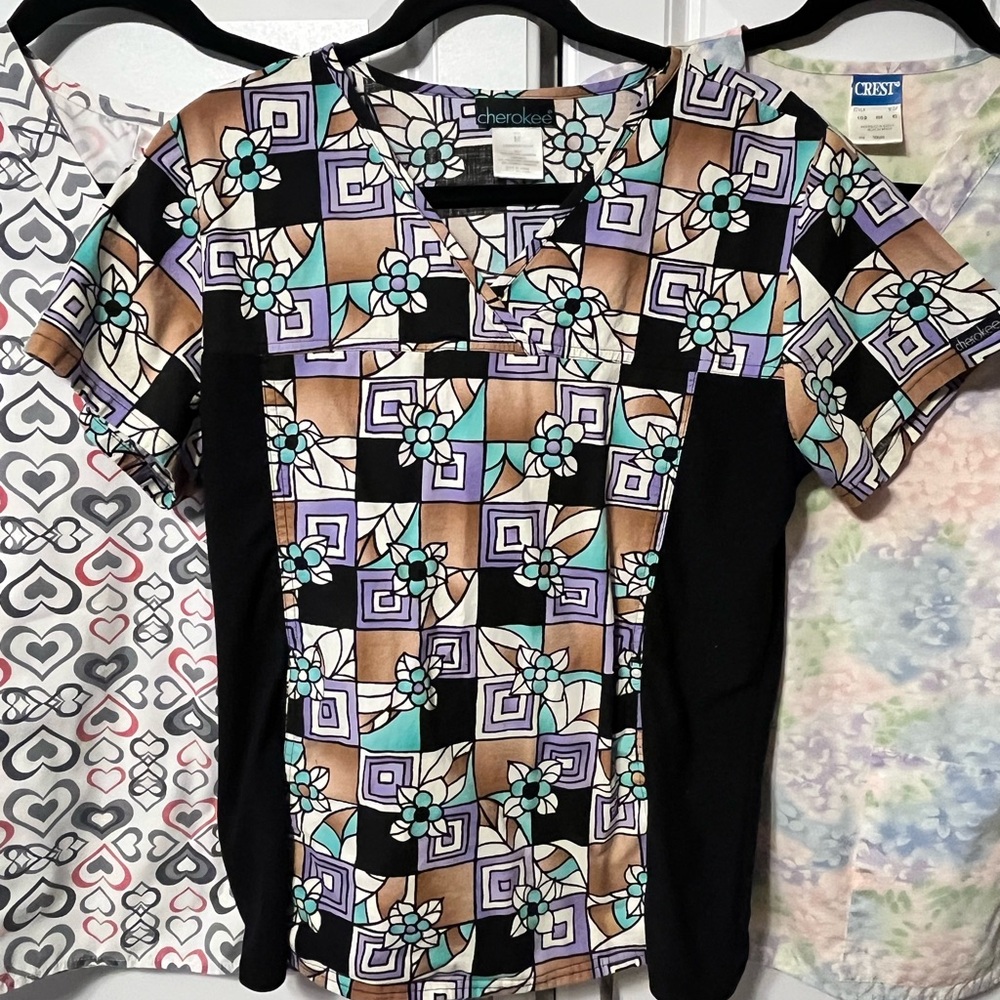 Nursing scrub top bundle size M and one is S - Picture 2 of 5
